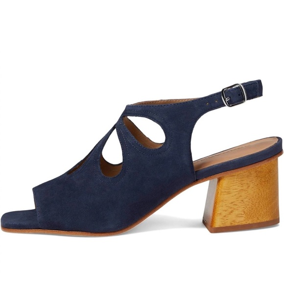 NWT Bernardo Navy Blue Suede Women's Heels size 7.5 - Picture 2 of 10